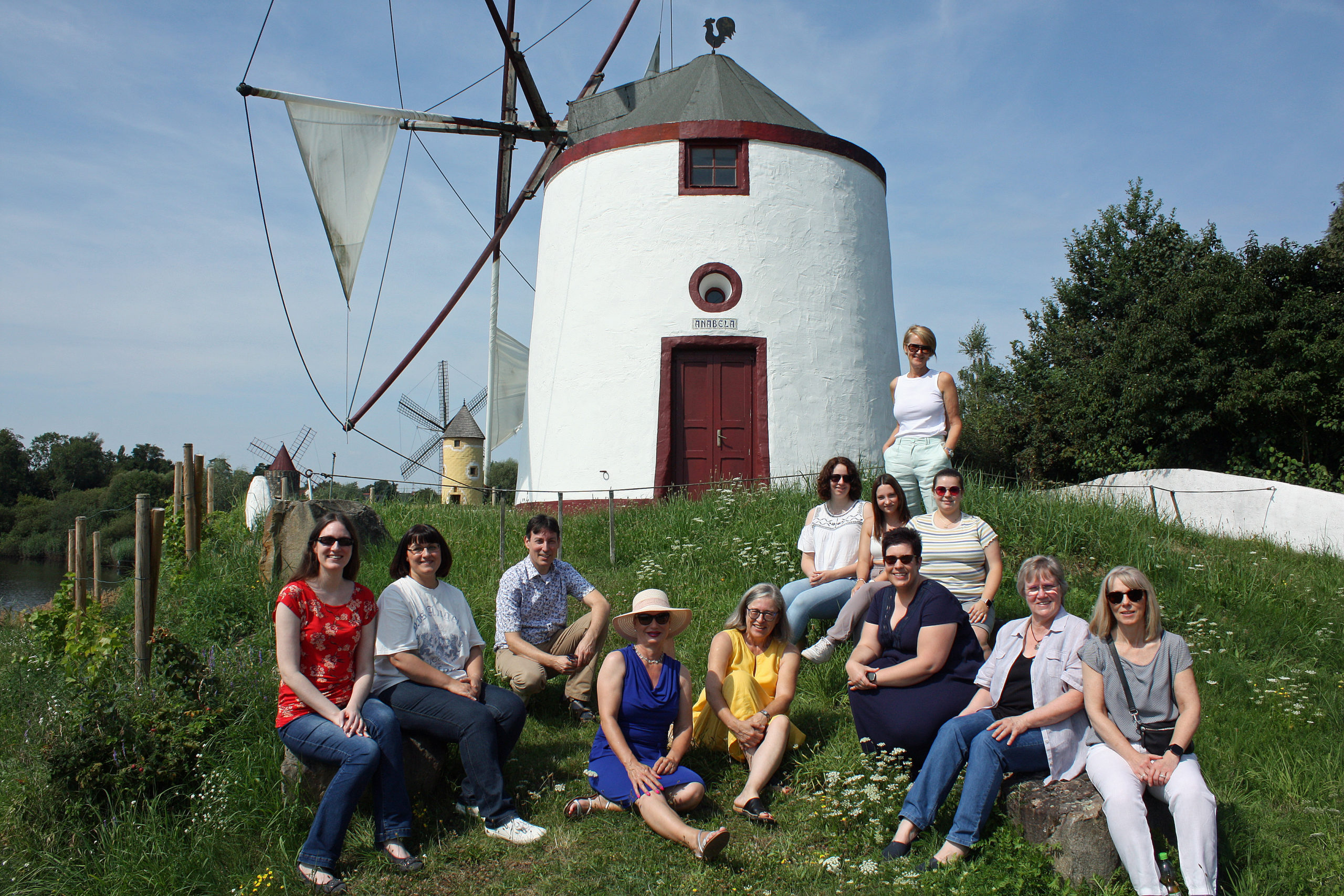 Gruppenfoto HI-travel Stand Juni 2025