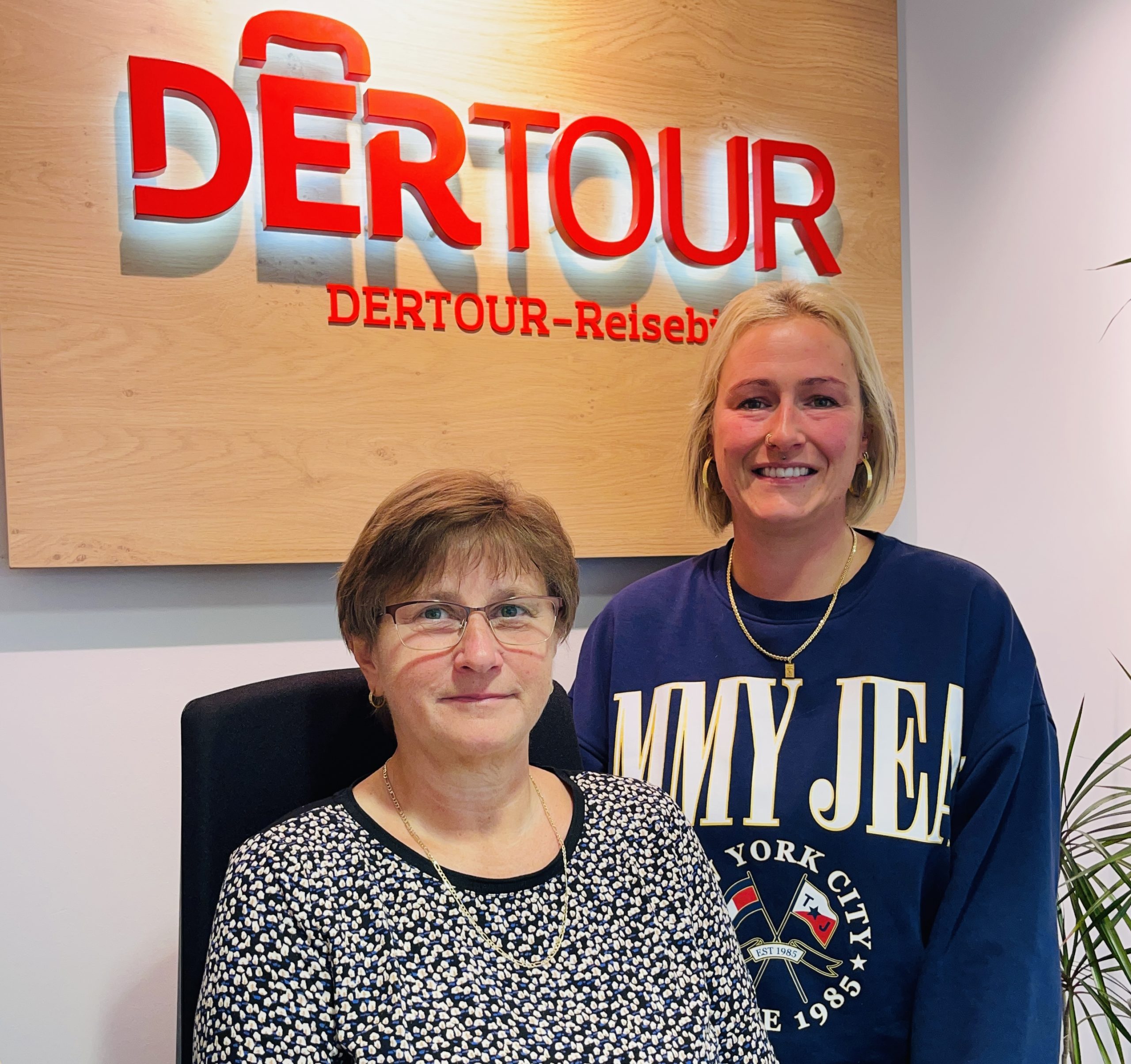 Team DERTOUR Burg